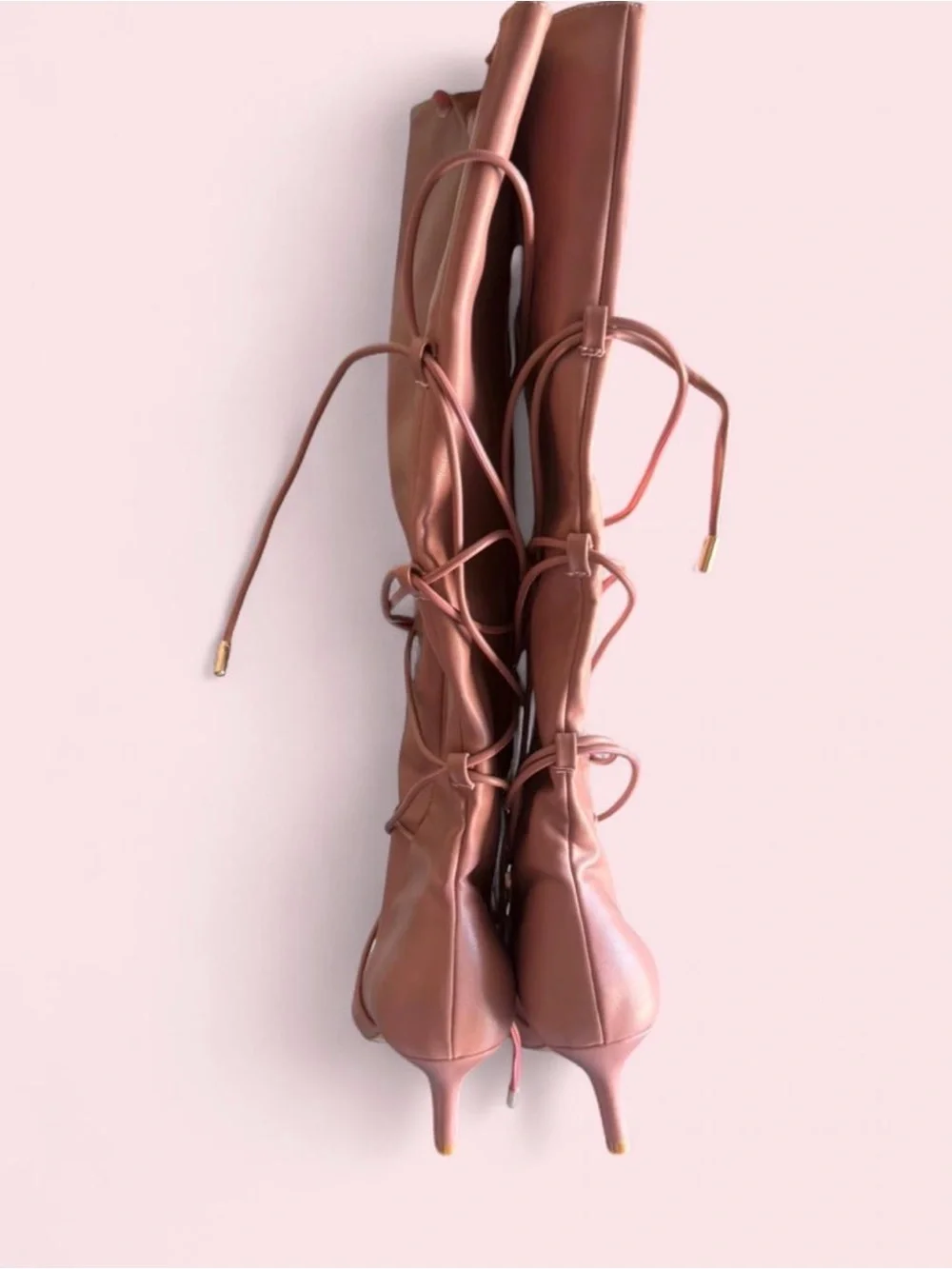 Boots chic over